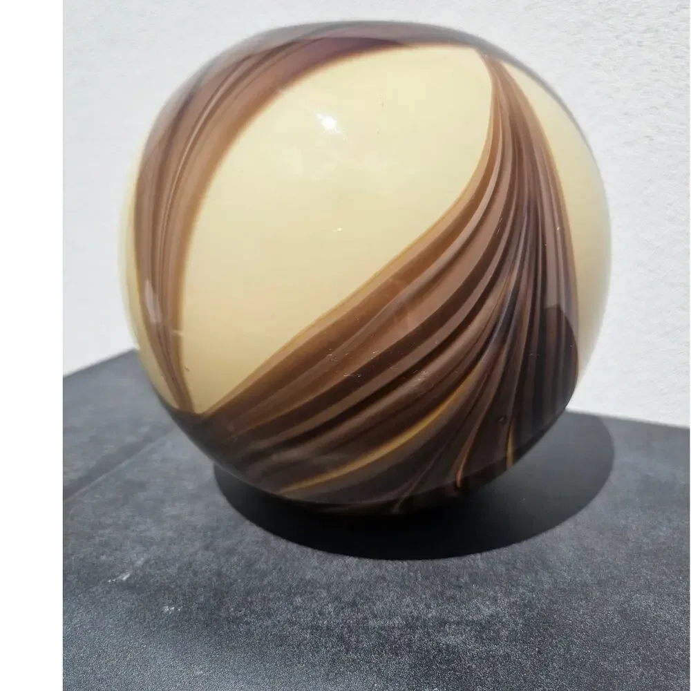Gorgeous Circular Round Vase 3